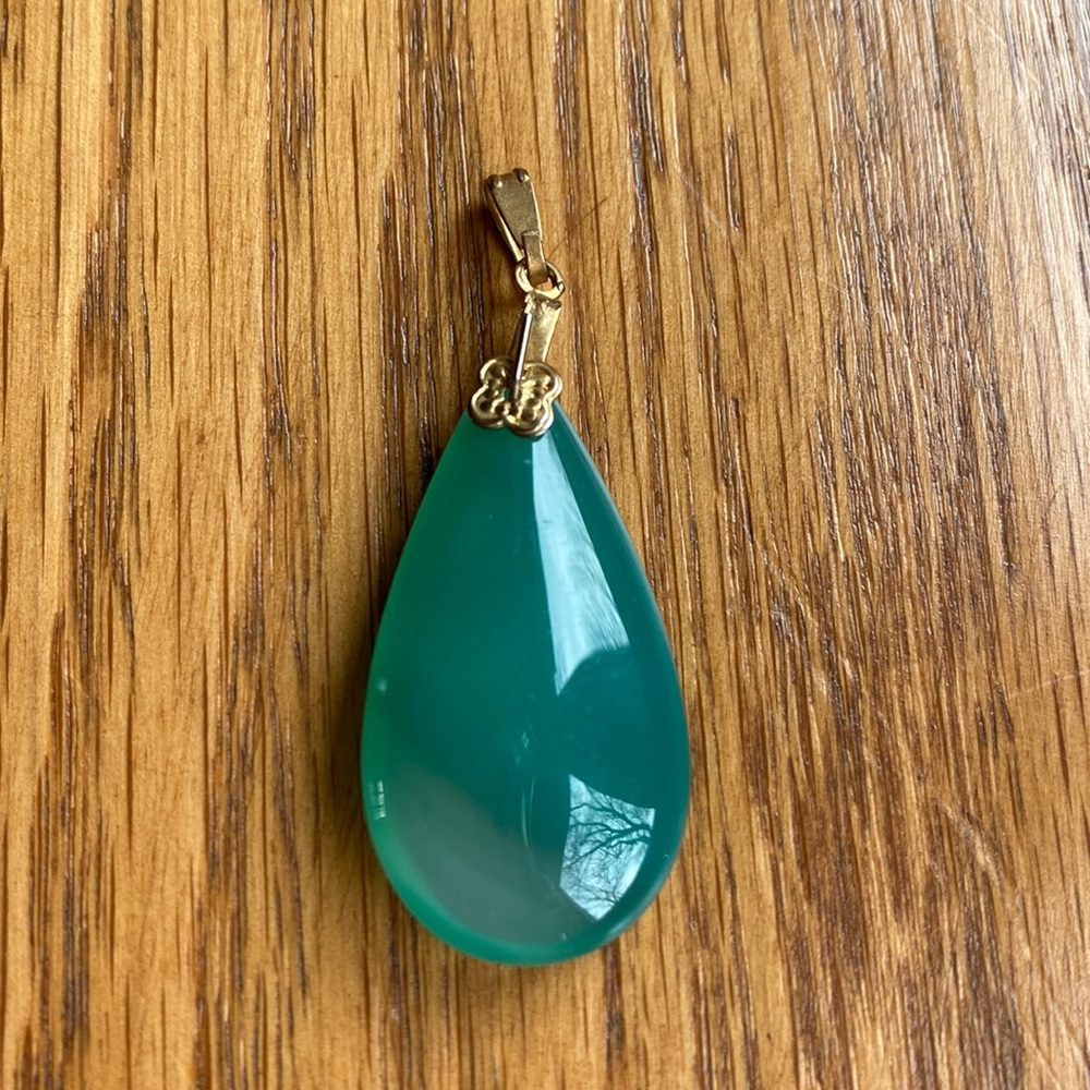 Beautiful Vintage Teardrop Pendant